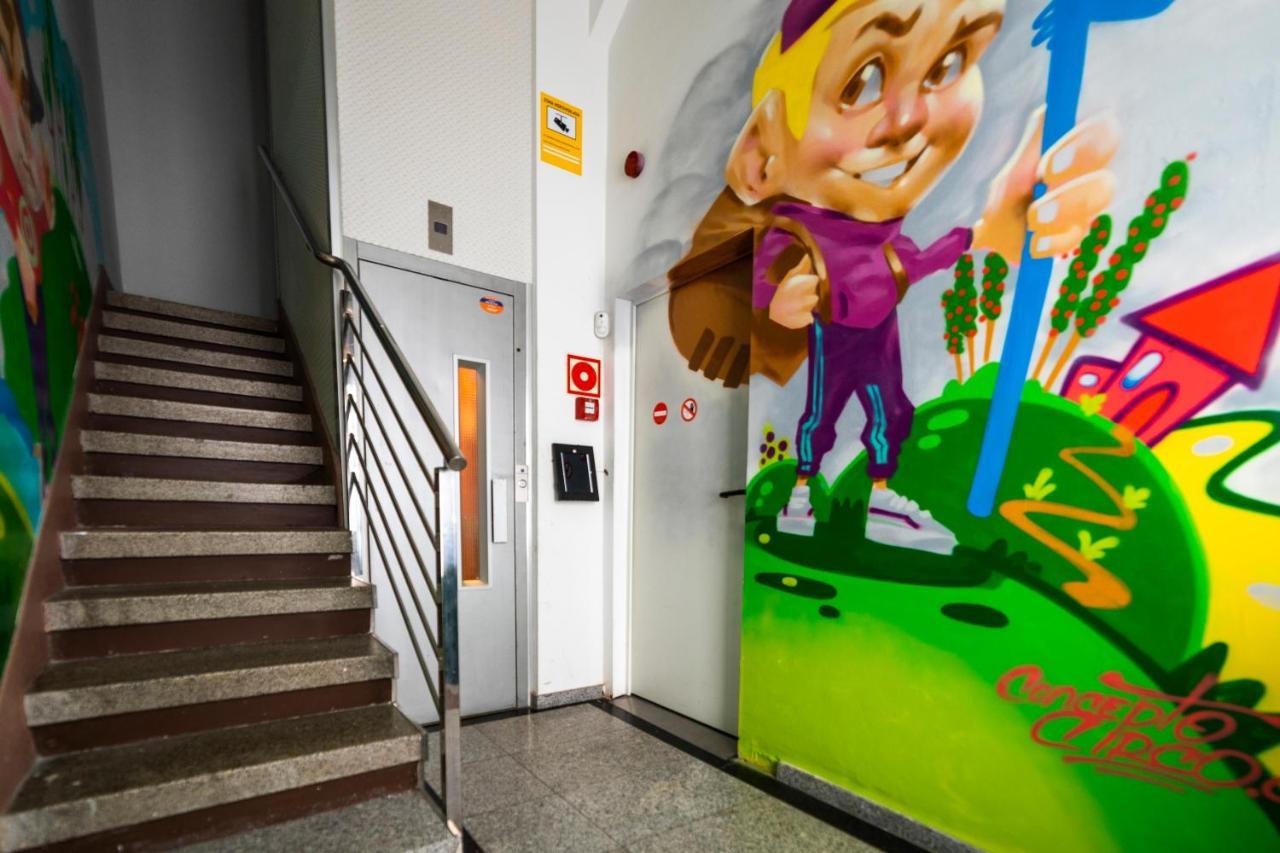 Shiku Hostel Lugo Bagian luar foto