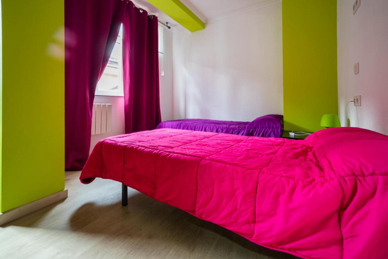 Shiku Hostel Lugo Bagian luar foto