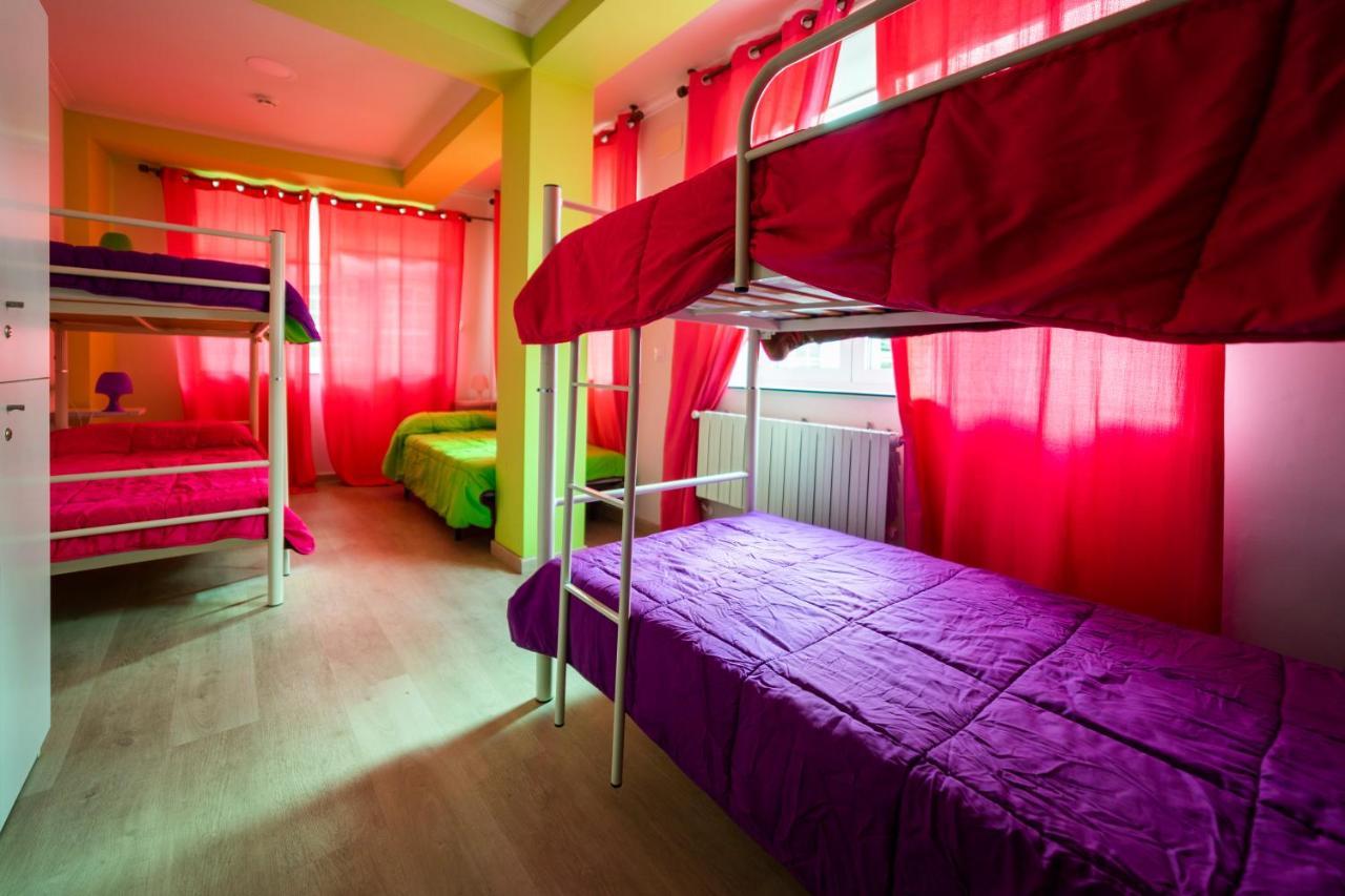 Shiku Hostel Lugo Bagian luar foto